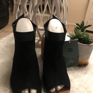 Toms heels size 7.5